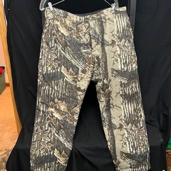 Cabela’s Whitetail Clothing Camo Gore-tex,Thinsulate hunting pants - Picture 1 of 7